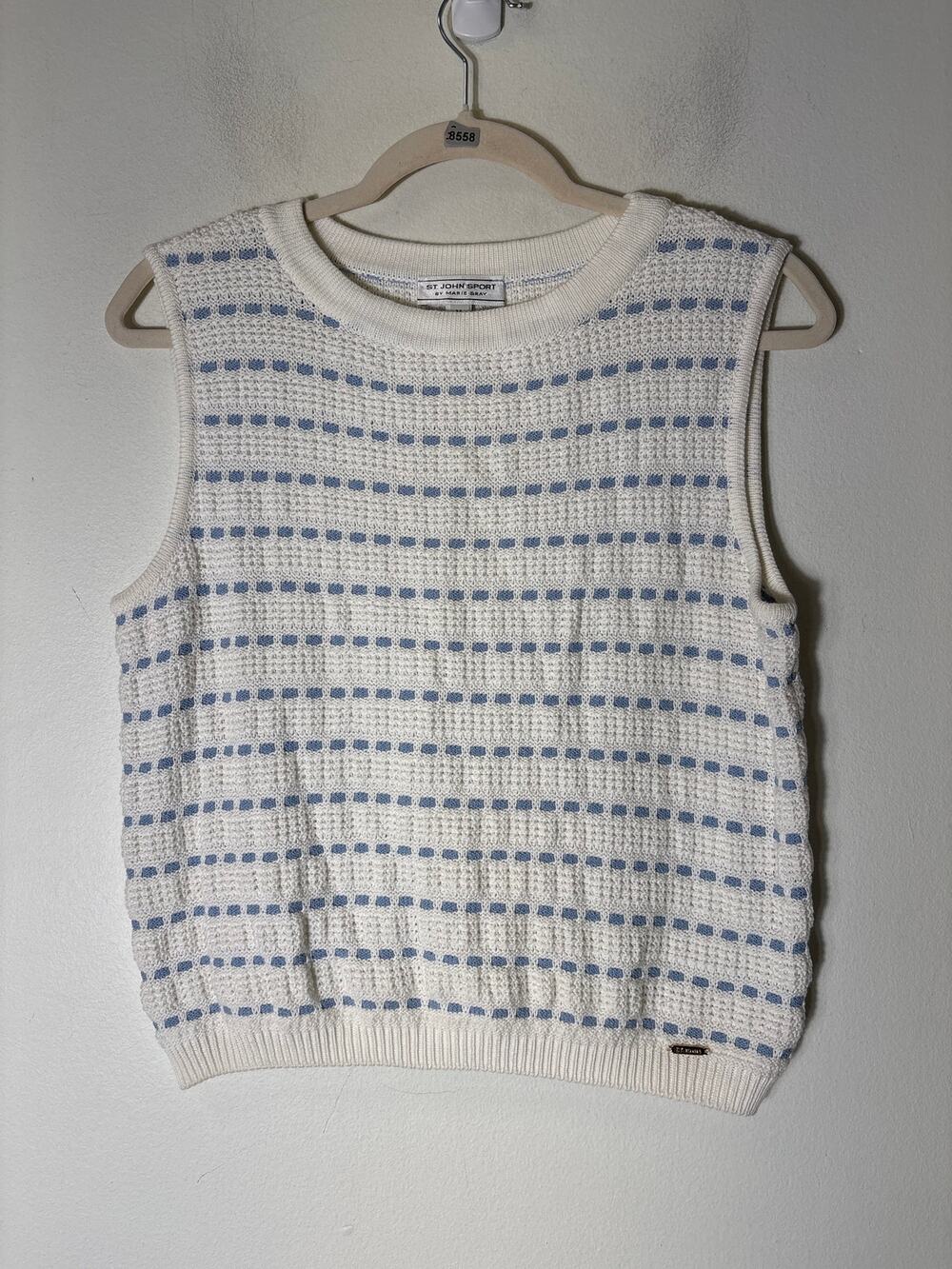 St. John Sport White and Light Blue Sleeveless Sweater Sz M